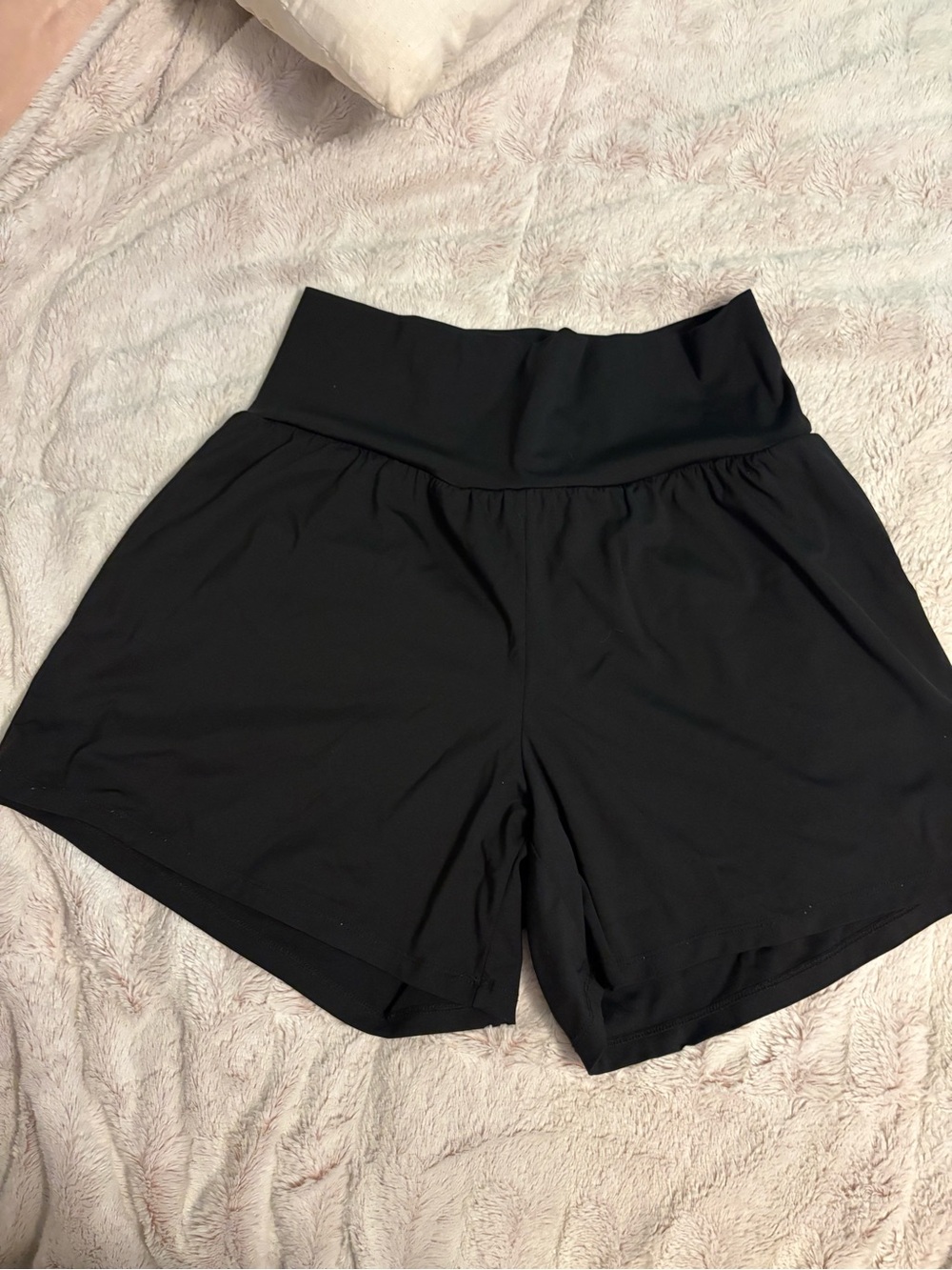 HALARA Black High-Waist 2-in-1 shorts